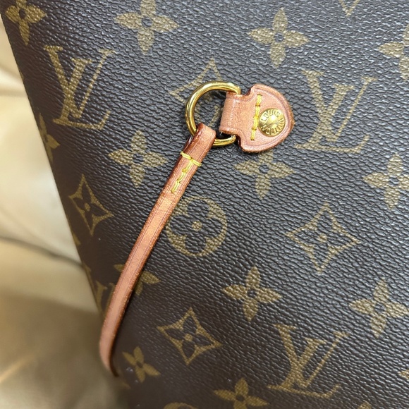 💞💞XXL Louis Vuitton Neverfull GM monogram PIVIONE INTERIOR🩷 - Picture 2 of 16